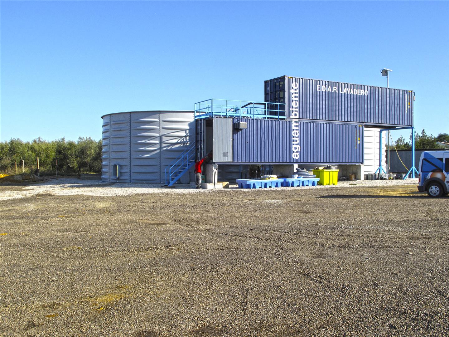 Depuración de aguas residuales de lavadero de cisternas planta contenerizada