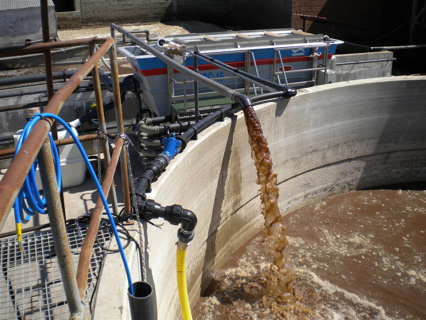 EDAR depuradora de aguas de matadero de cerdos ganado porcino embutidos